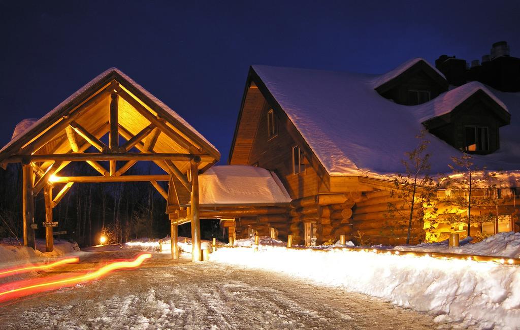 Sacacomie Hôtel et Spa Saint-Alexis-des-Monts Buitenkant foto