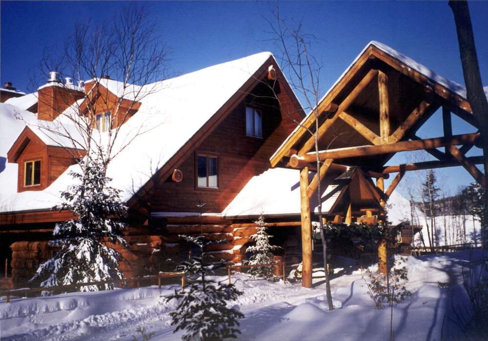 Sacacomie Hôtel et Spa Saint-Alexis-des-Monts Buitenkant foto